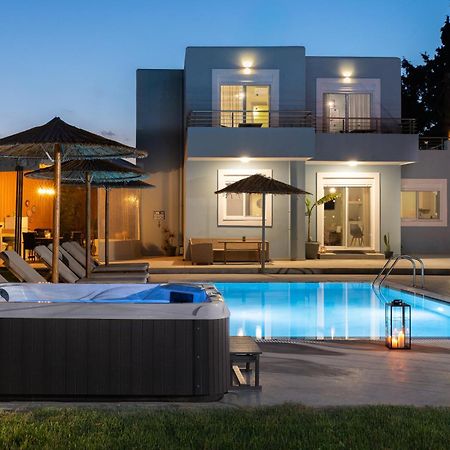 Ethria Pool Villa With Heated Jacuzzi 아판토우 외부 사진