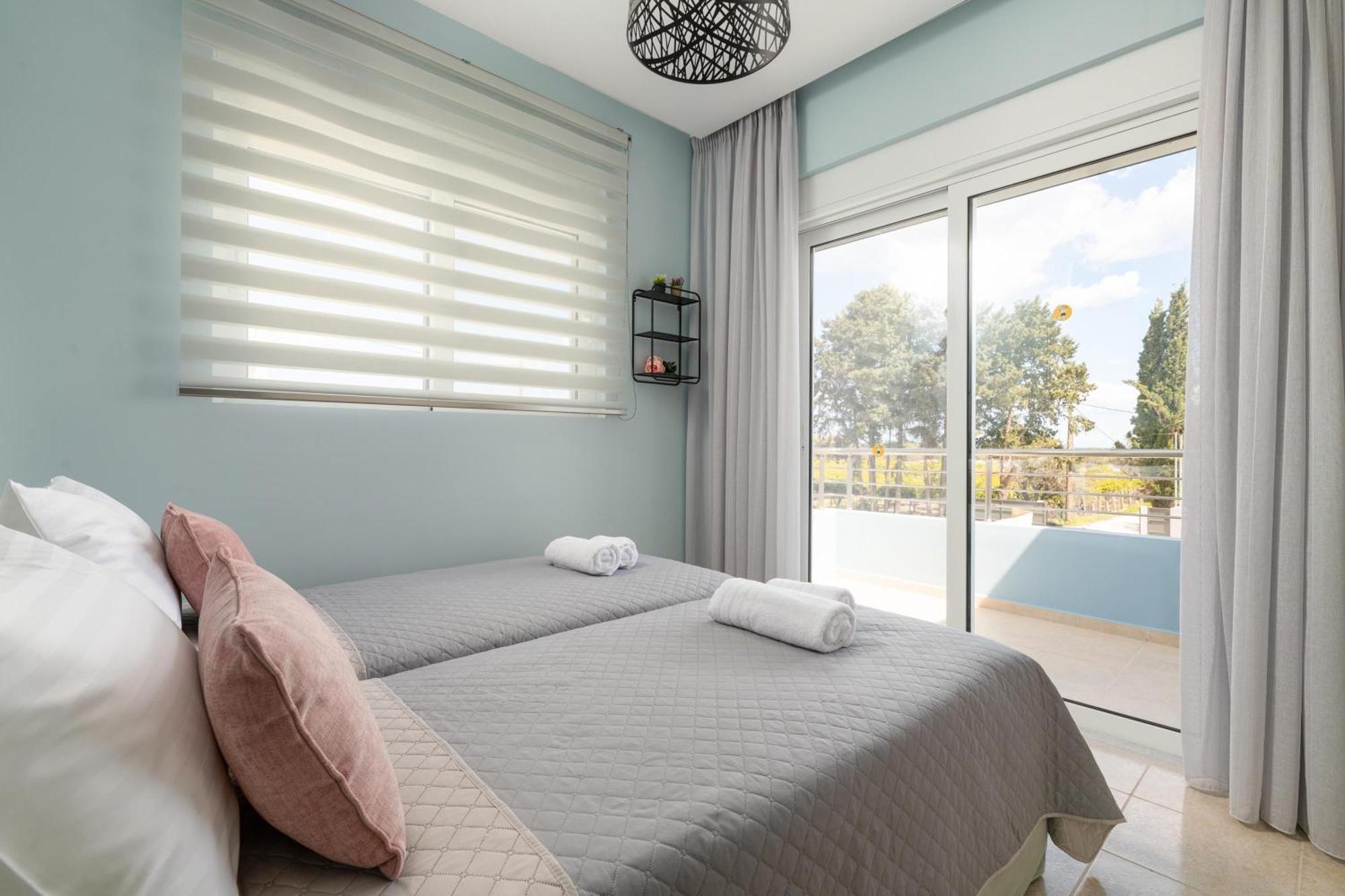 Ethria Pool Villa With Heated Jacuzzi 아판토우 외부 사진