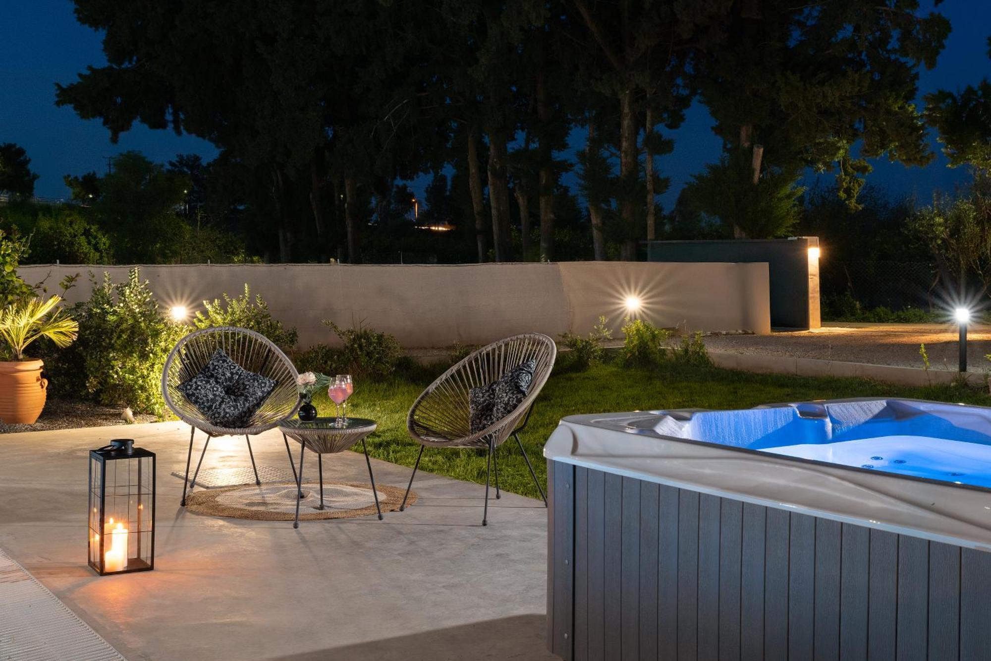 Ethria Pool Villa With Heated Jacuzzi 아판토우 외부 사진