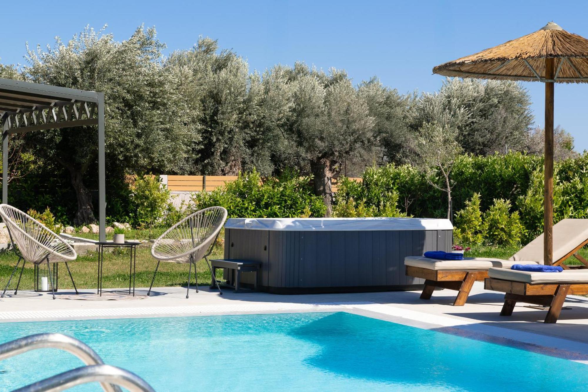 Ethria Pool Villa With Heated Jacuzzi 아판토우 외부 사진